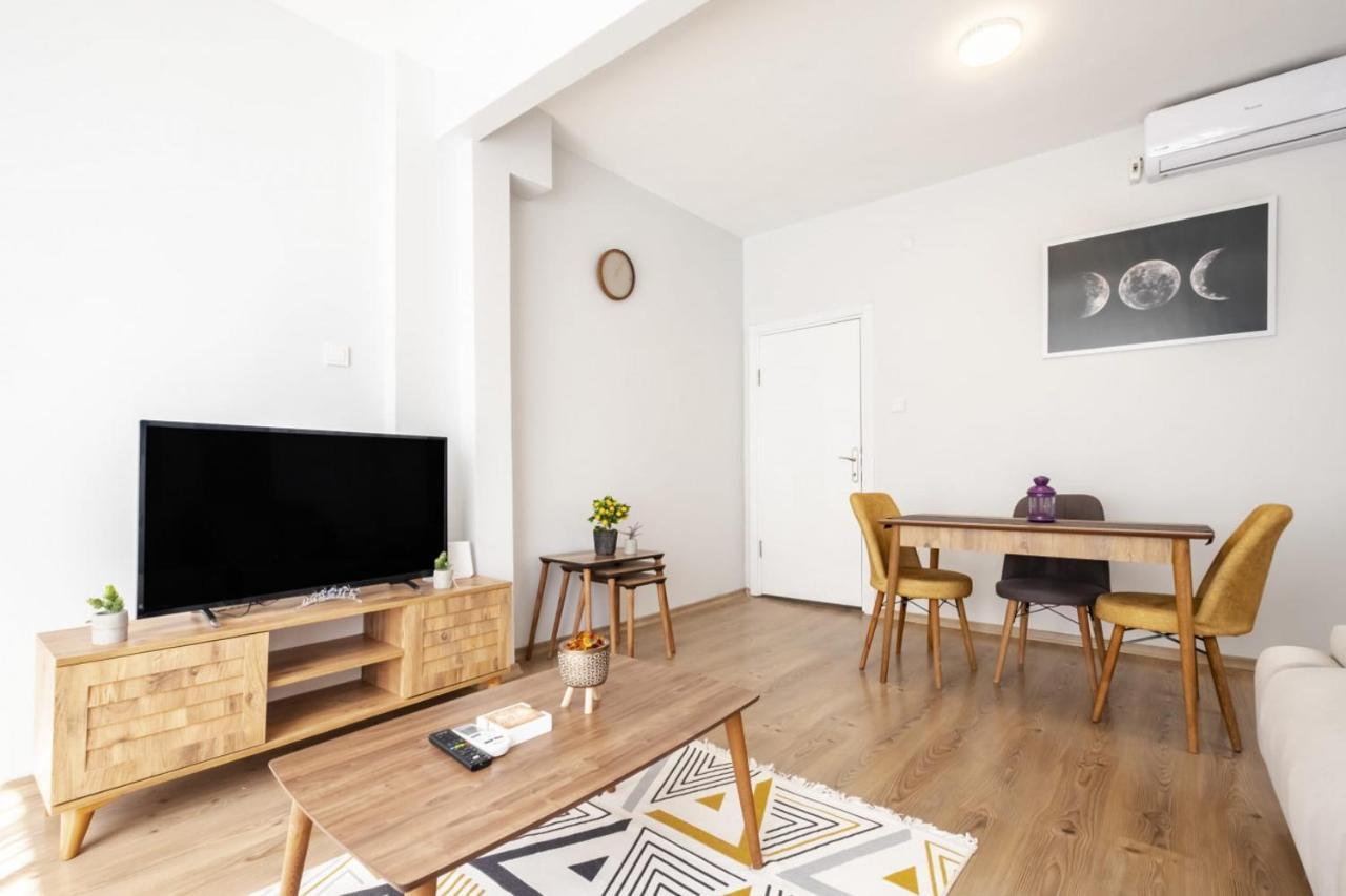 Lovely Flat Near Shore And Trendy Spots In Kadikoy Istanbul Exterior photo